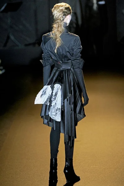 Look 26